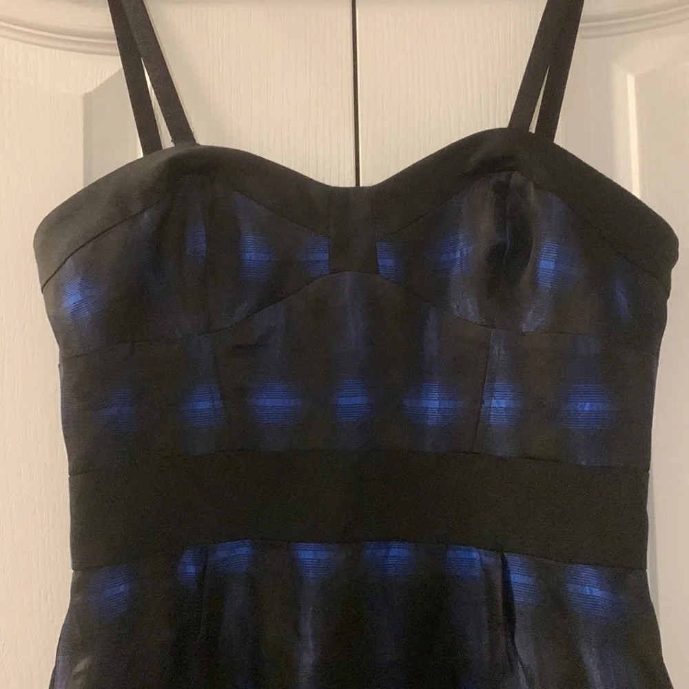 EUC silk blend Diane Von Furstenberg dress - Picture 3 of 12
